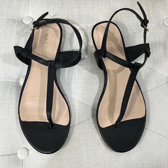 NineWest Black Croc Texture Sandals - Picture 1 of 2